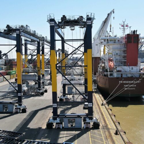 Port of Felixstowe takes delivery of 6 new electric rubber-tyred gantry cranes